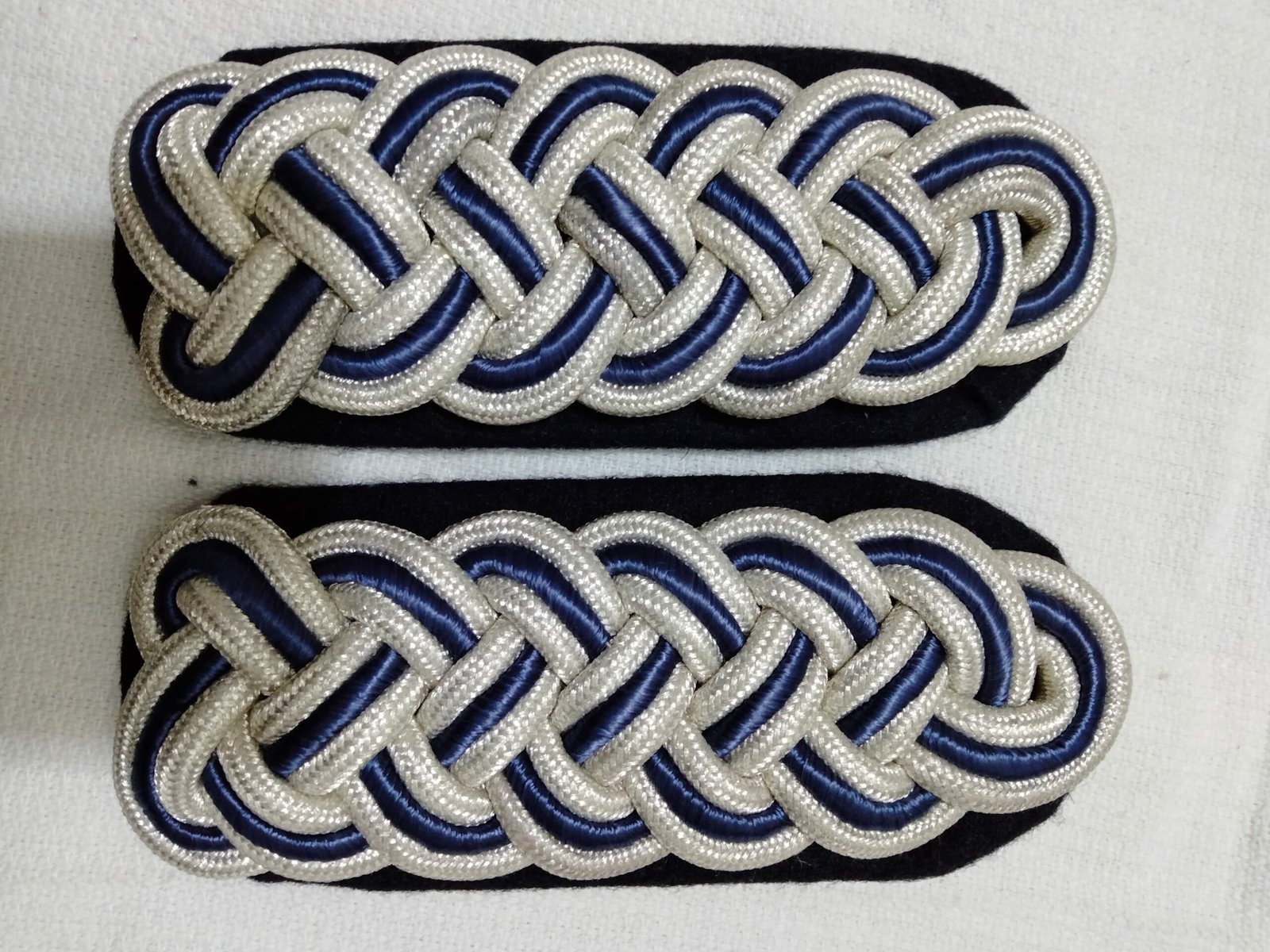 Blue And White Epaulettes Shoulder Board - Image 3