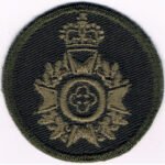 canadian-armed-forces-chaplain-branch---maple-wreath-green-bush-hat-badge-with-queen-elizabeths-crown-embroidered-officers-cap-b